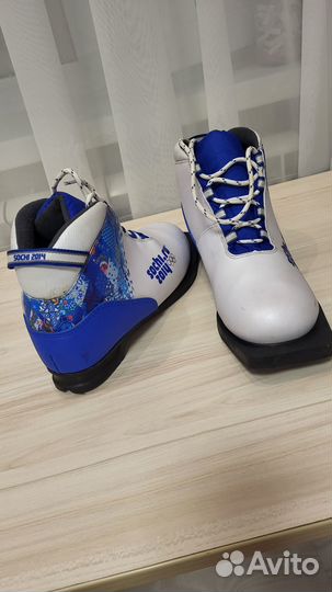 Лыжные ботинки