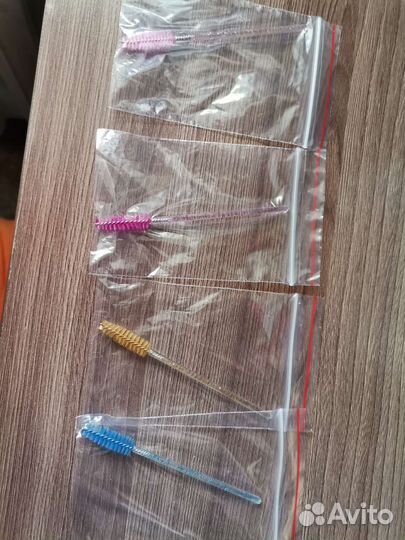 Щётки для ресниц или бровей в упаковке. новые