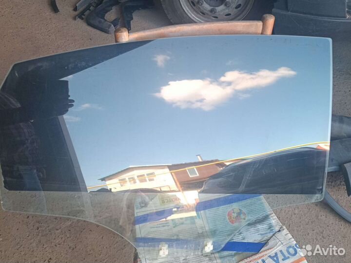 Стекло задней правой двери kia rio 2
