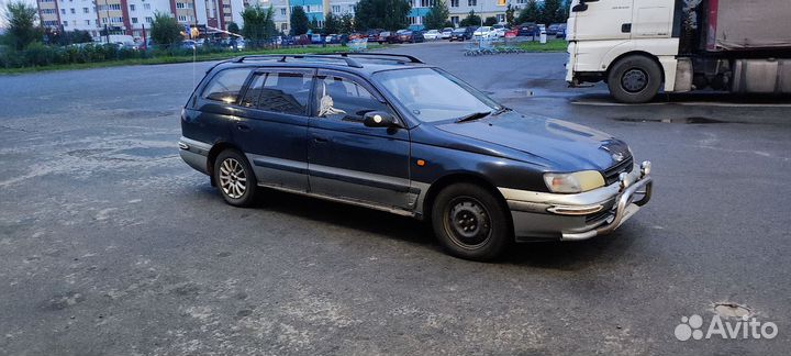 Toyota Caldina 2.0 AT, 1993, битый, 527 000 км