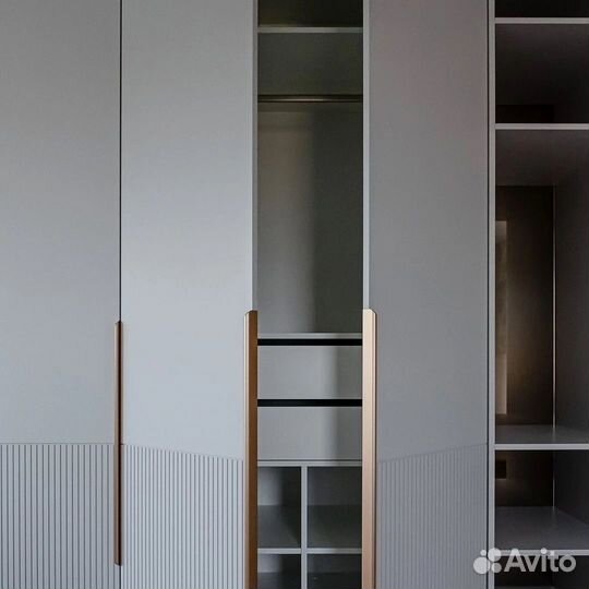 Шкаф распашной в потолок