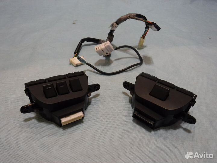 Кнопки управления на руле Kia Mohave / Мохав