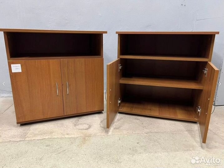 Тумбы купе с дверьми