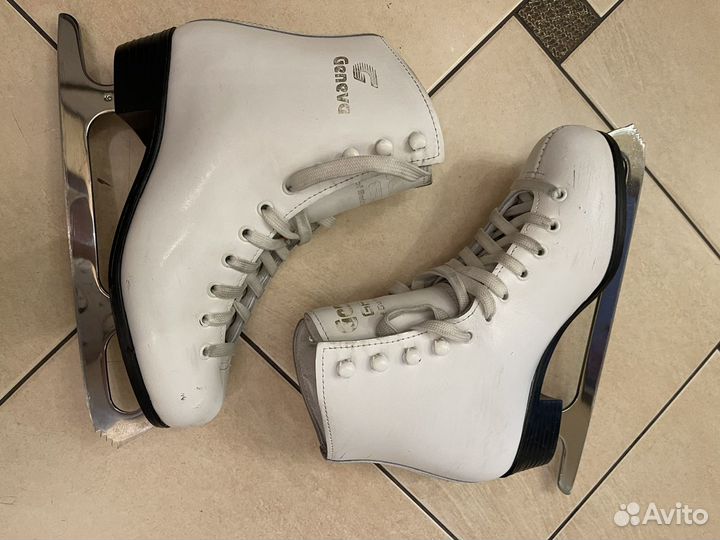 Коньки фигурные