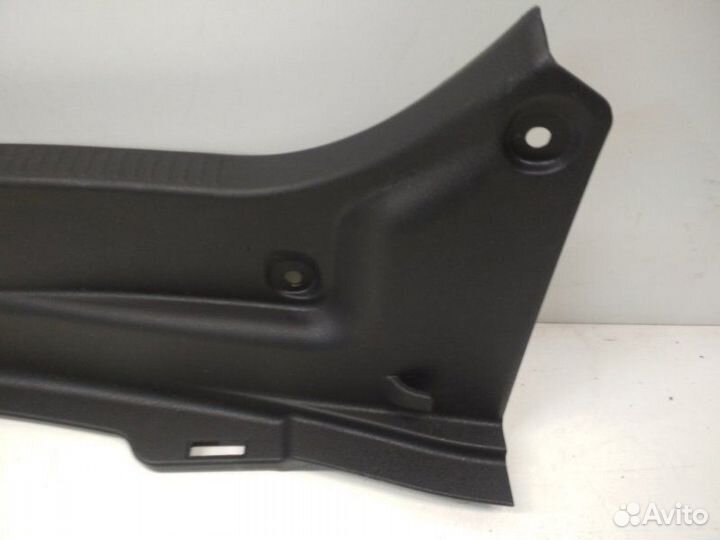 Накладка замка багажника Toyota Camry V70 2017