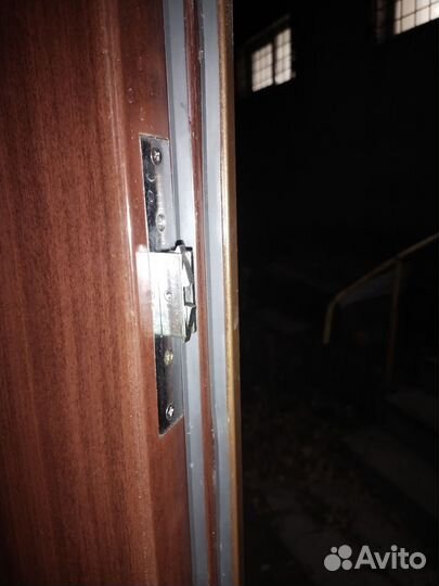 Металлическая дверь бу