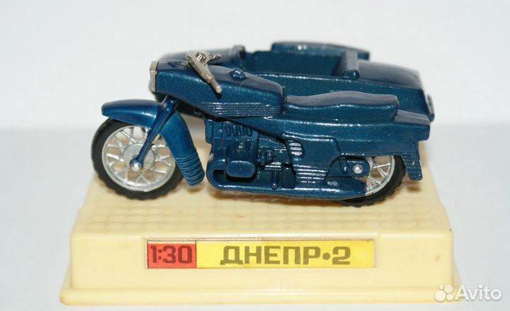 Мотоцикл 1/30 Днепр-2 1977 год Саратов Тантал
