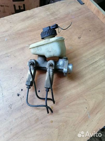 Главный тормозной цилиндр Daewoo Nexia 1.5