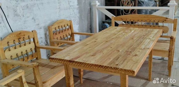 Комплект мебели из массива лиственницы