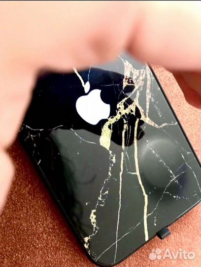 Чехол на iPhone 13 pro