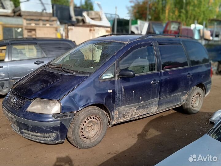 В разборе Volkswagen sharan 1.8T 2000 год