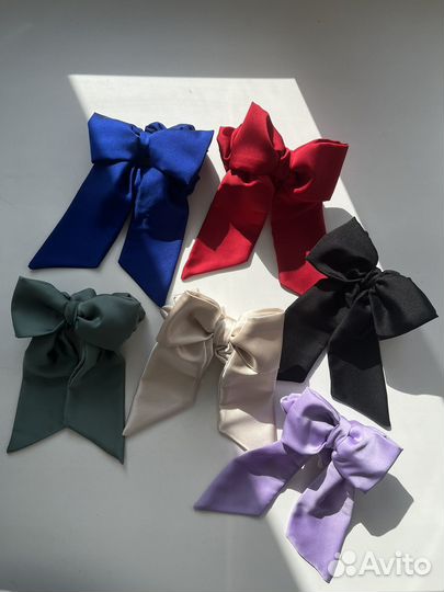 Шелковая резинка для волос с бантом