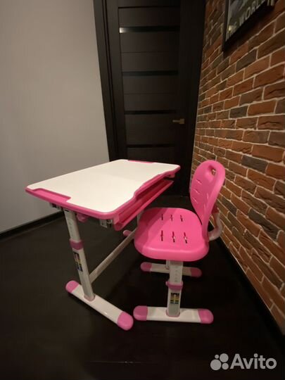 Растущая парта и стул holto