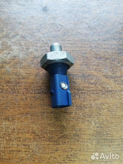Датчик давления масла Шкода октавия 3 а7
