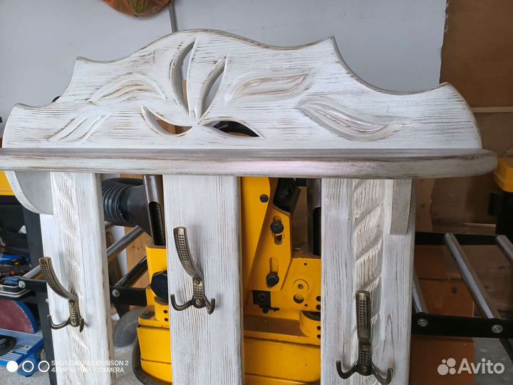 Вешалка в прихожую