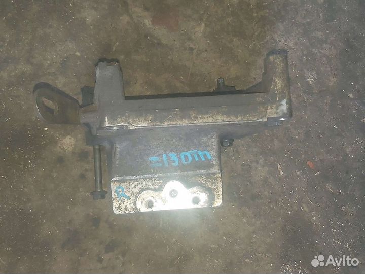 Кронштейн крепления двигателя z13dth Opel Astra h