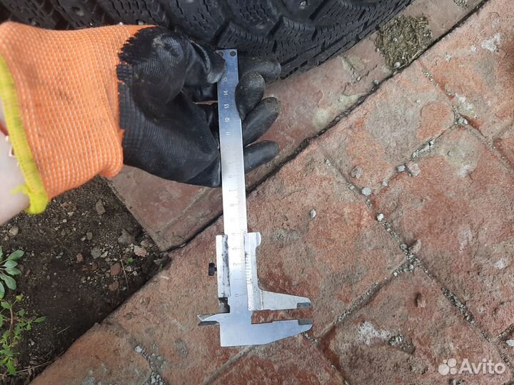 Nokian Tyres Hakkapeliitta 4 235/60 R16 100T