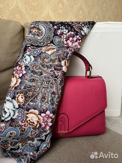 Павловопосадский платок Бенефис