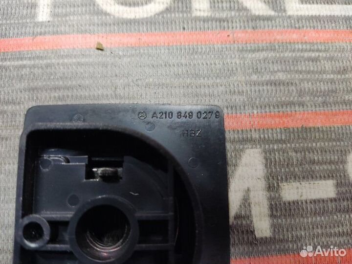 Крючки салона Mercedes-Benz E-Class W210 112.941