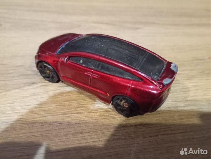 Hot wheels машинка марка Tesla Model X