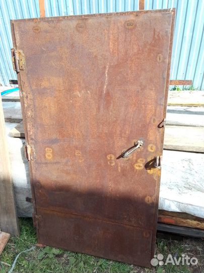 Продам двери входные металлические