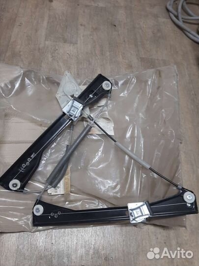 6RU837461J стеклоподьемник перед Volkswagen polo 5