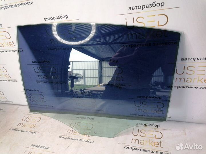Стекло двери заднее левое Volkswagen Passat B6 1.8