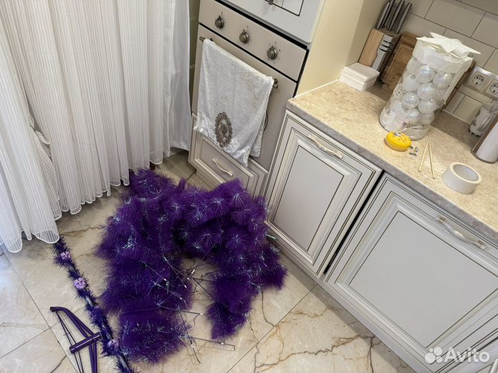 Елка искусственная 180 фиолетовая с игрушками