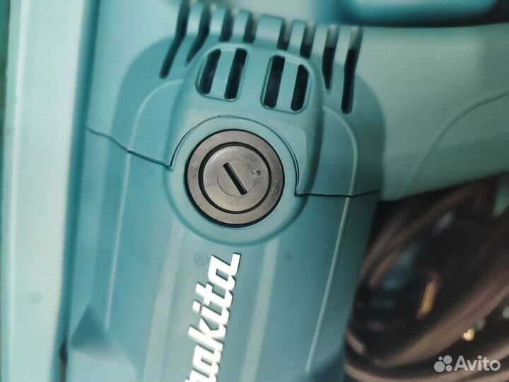 Сабельная пила Makita JR 3050T