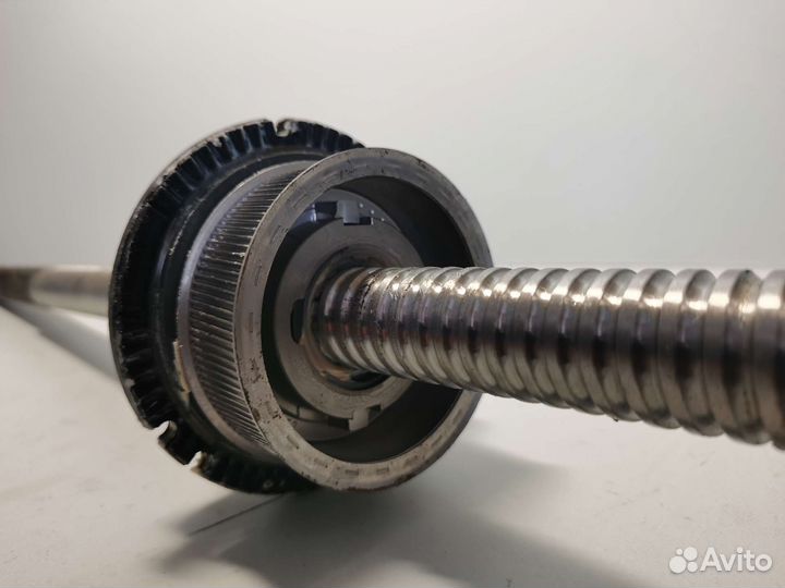 Вал рулевой рейки в сборе с подшипником BMW E90