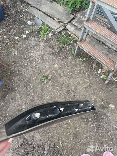 Молдинг двери на Mitsubishi Outlander