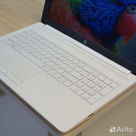 Белый Ноутбук HP
