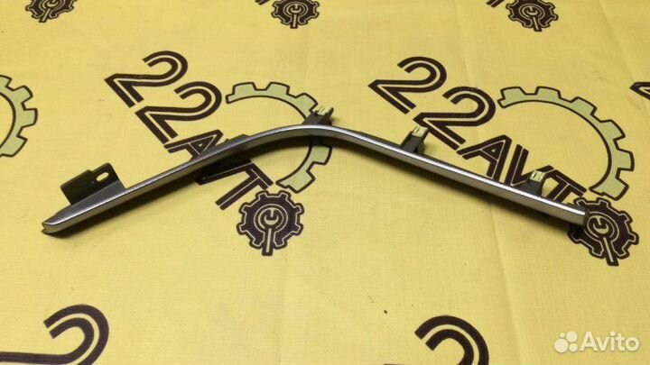 Накладка на торпедо декоративная правая Subaru