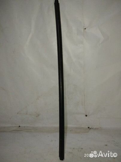 Уплотнительная резинка задняя Renault Logan 2 L8