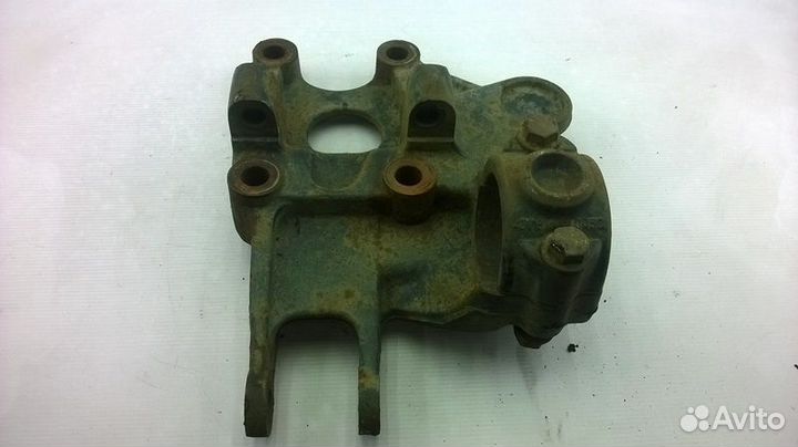 Кронштейн стабилизатора, ведущего моста, правый ни