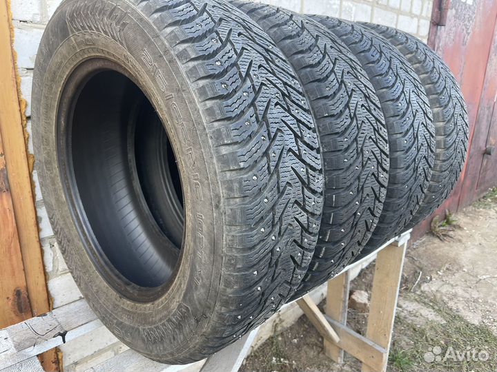 Nokian Tyres Hakkapeliitta 8 SUV 215/65 R16 102T