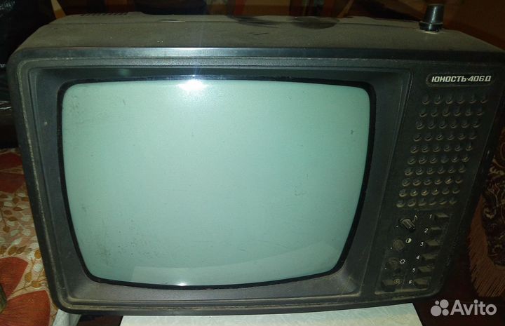 Телевизор юность 406Д