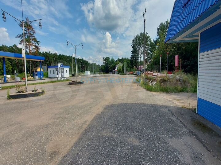 Земельный участок с нежилым зданием и сооружениями