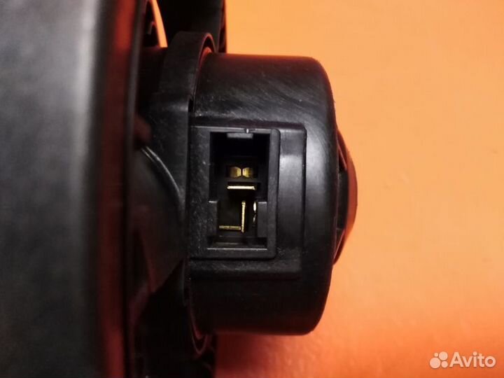 Вентилятор отопителя салона задний Nissan