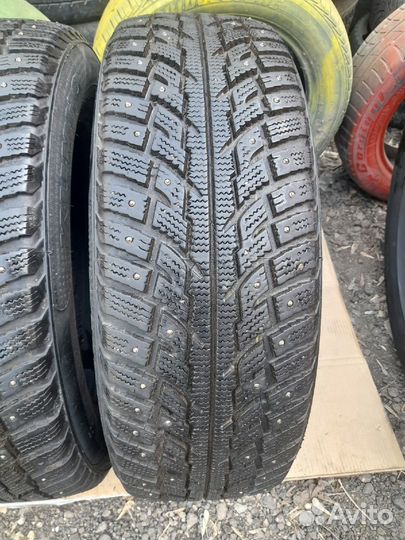 Kumho I'Zen RV Stud KC16 215/60 R17