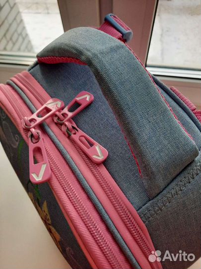 Рюкзак школьный для девочки с ортопедической спинк