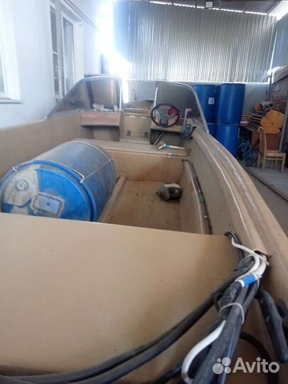 Лодка с мотором