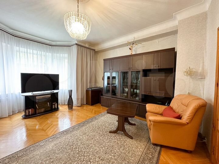 2-к. квартира, 63,8 м², 2/5 эт.