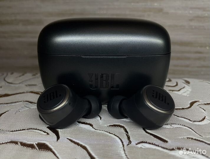 Беспроводные наушники JBL Live 300 TWS