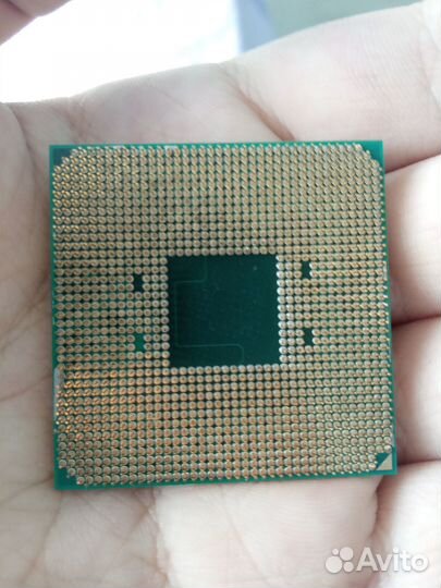 AMD Athlon 200GE with Radeon Vega Graphics