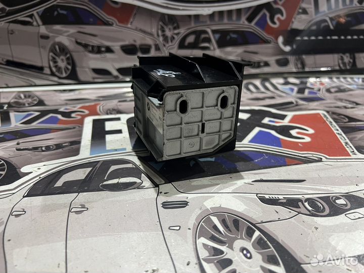 Кронштейн задней полки BMW E61