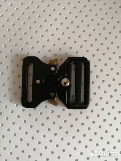 Металлическая пряжка