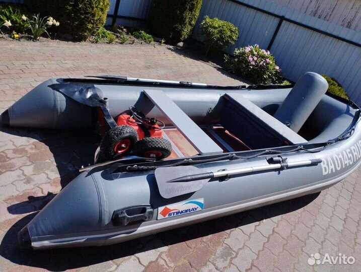 Лодка Stingray 360,мотор Honda