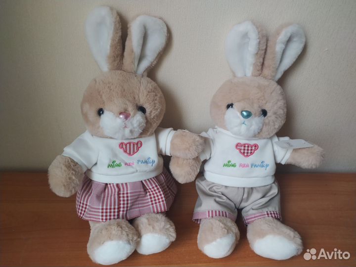 Мягкие игрушки зайцы, мишки и курица