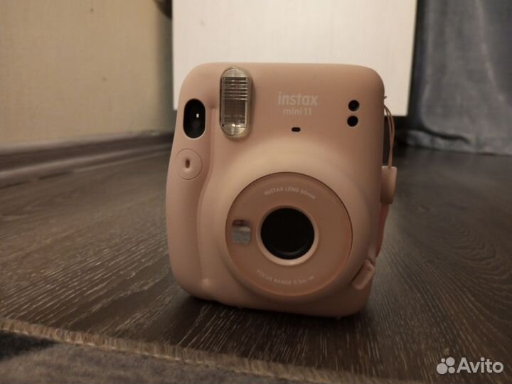 Пленочный фотоаппарат instax mini 11